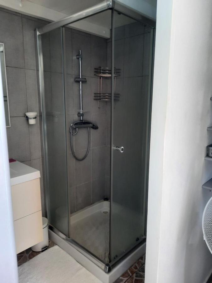 Studio Avec Piscine Privee, Idealement Situe Saint-Claude Exteriör bild