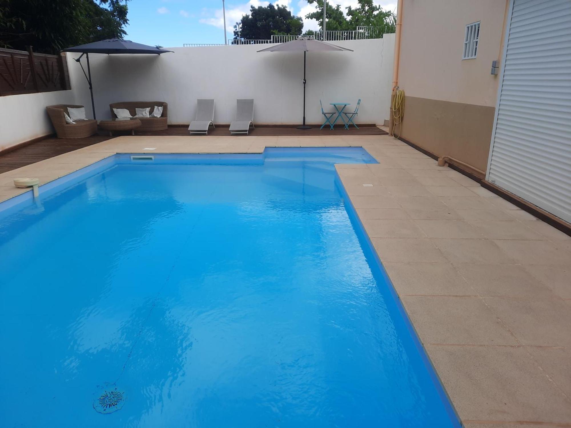 Studio Avec Piscine Privee, Idealement Situe Saint-Claude Exteriör bild